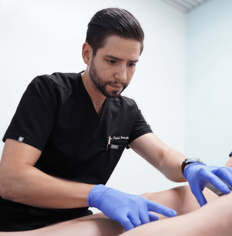 what kind of specialist treats varicose veins