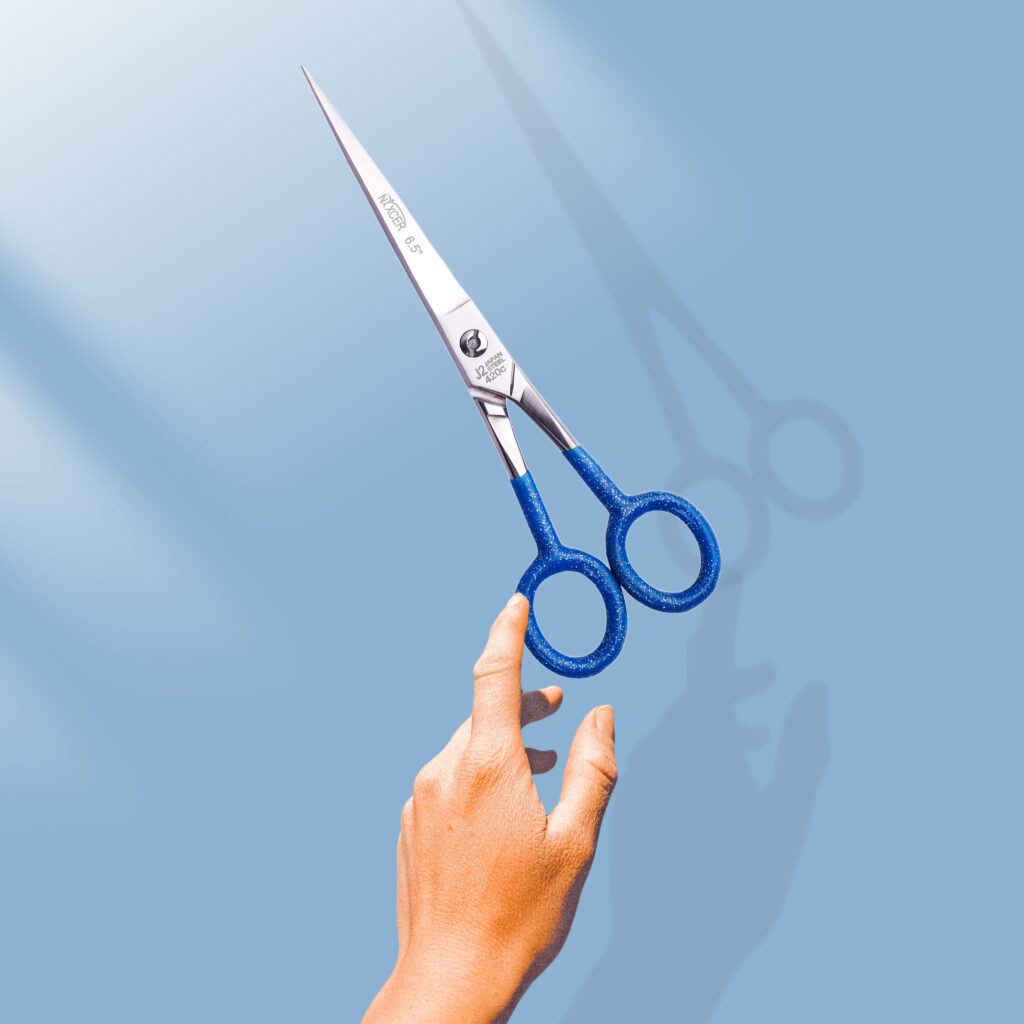 Hair cutting scissors