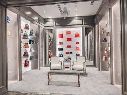 The Closet Dubai Offers Bespoke Storage Solutions